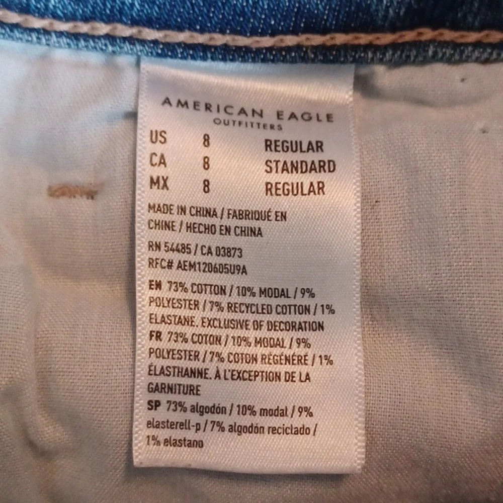 American Eagle Mom Straight Jean - Picture 8 of 9
